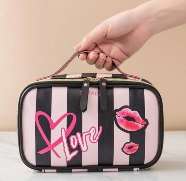 Косметичка Make up bag BLACK на молнии с одним отделением