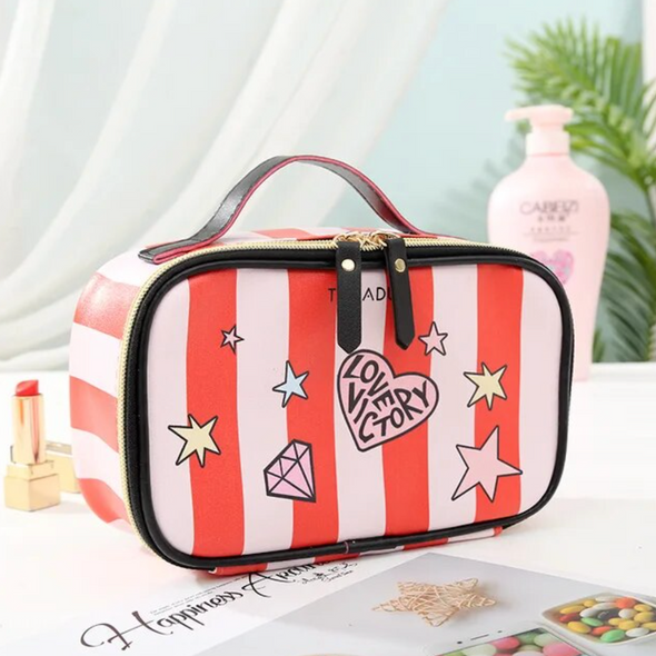 Косметичка Make up bag RED на молнии с одним отделением